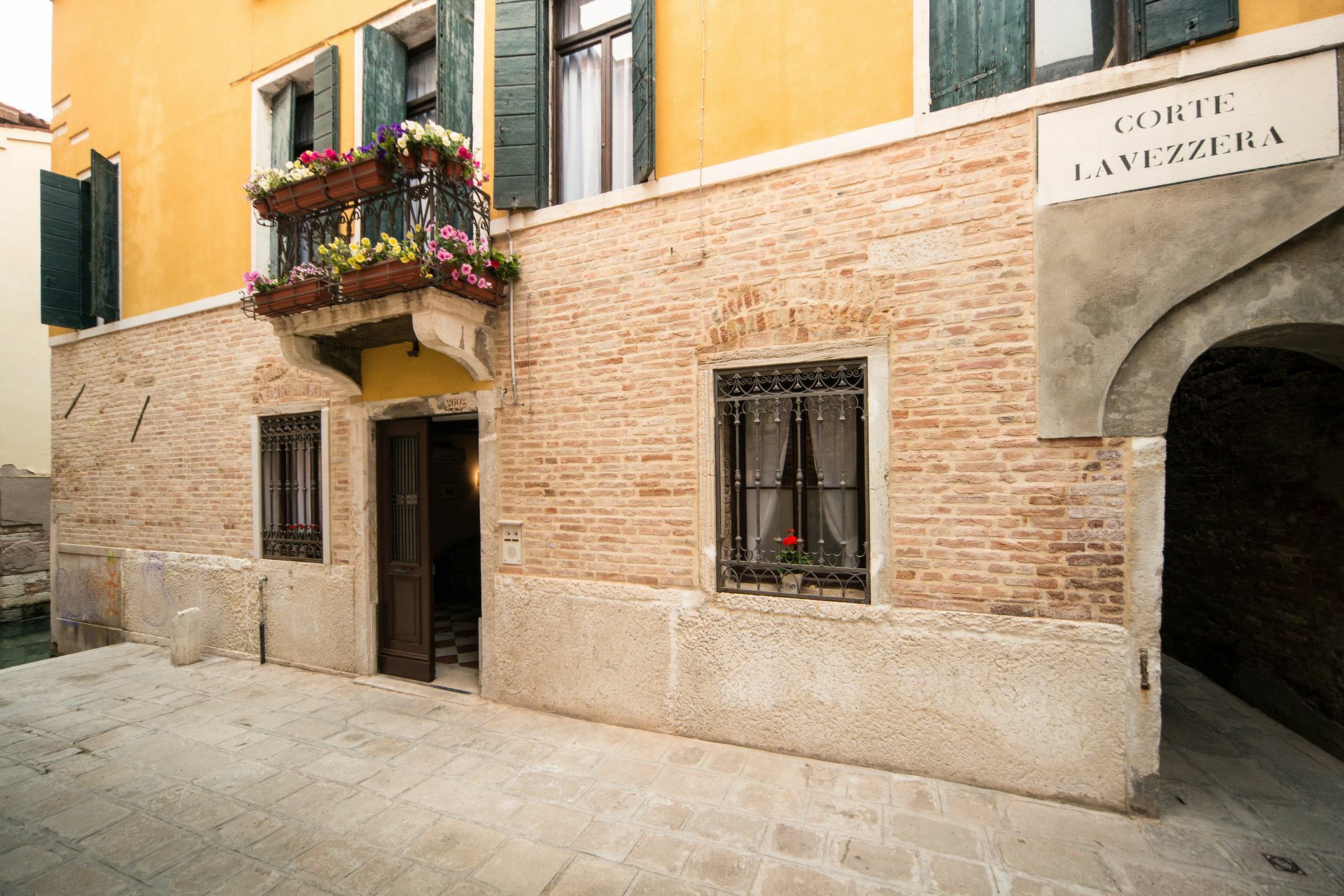 Ca' Lavezzera Hotell Venedig Exteriör bild